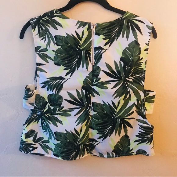 Palm Tree Cutout Crop Top Forever21 - Picture 5 of 6